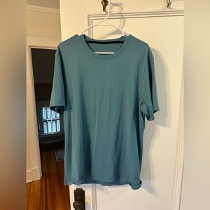 Lululemon running shirt